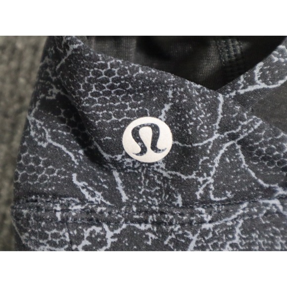 Lululemon Sports Bra Women 4 Black Twist And Reach Athleisure Train Run Yoga - Picture 3 of 4